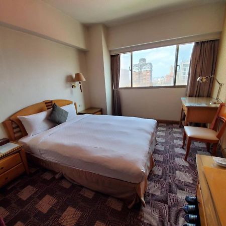 Berkeley Business Hotel Zhongzheng Синьчжу Экстерьер фото