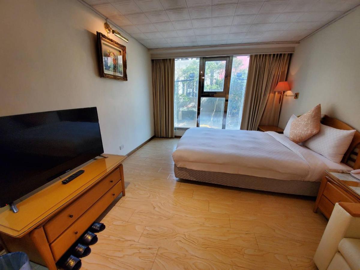 Berkeley Business Hotel Zhongzheng Синьчжу Экстерьер фото