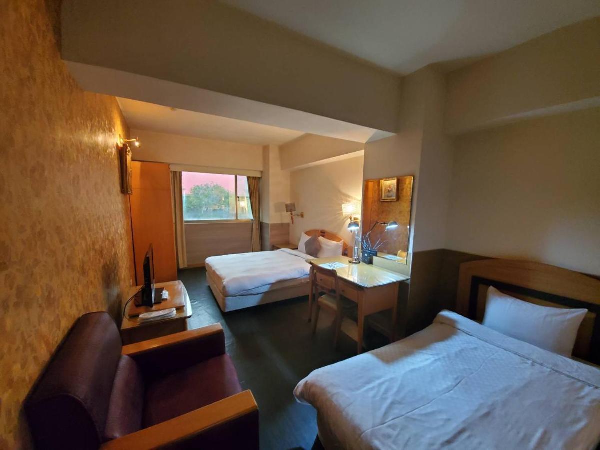 Berkeley Business Hotel Zhongzheng Синьчжу Экстерьер фото
