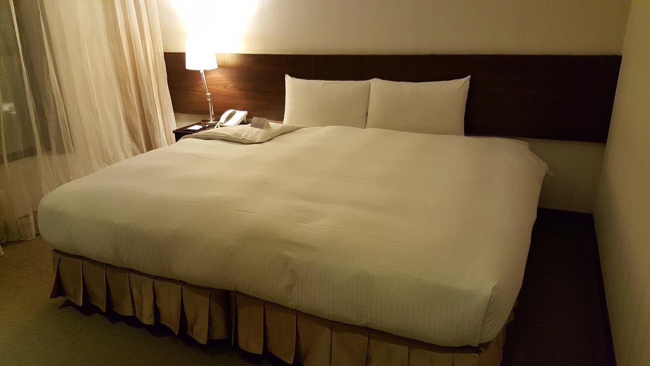 Berkeley Business Hotel Zhongzheng Синьчжу Экстерьер фото