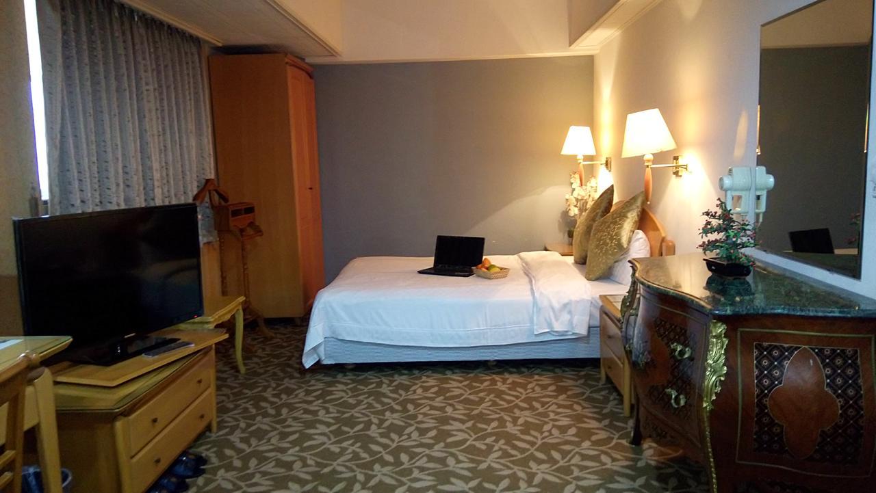 Berkeley Business Hotel Zhongzheng Синьчжу Экстерьер фото