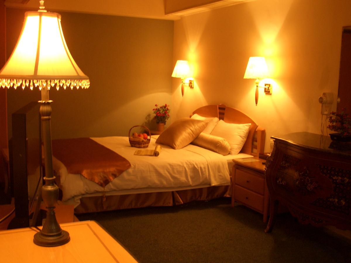 Berkeley Business Hotel Zhongzheng Синьчжу Экстерьер фото