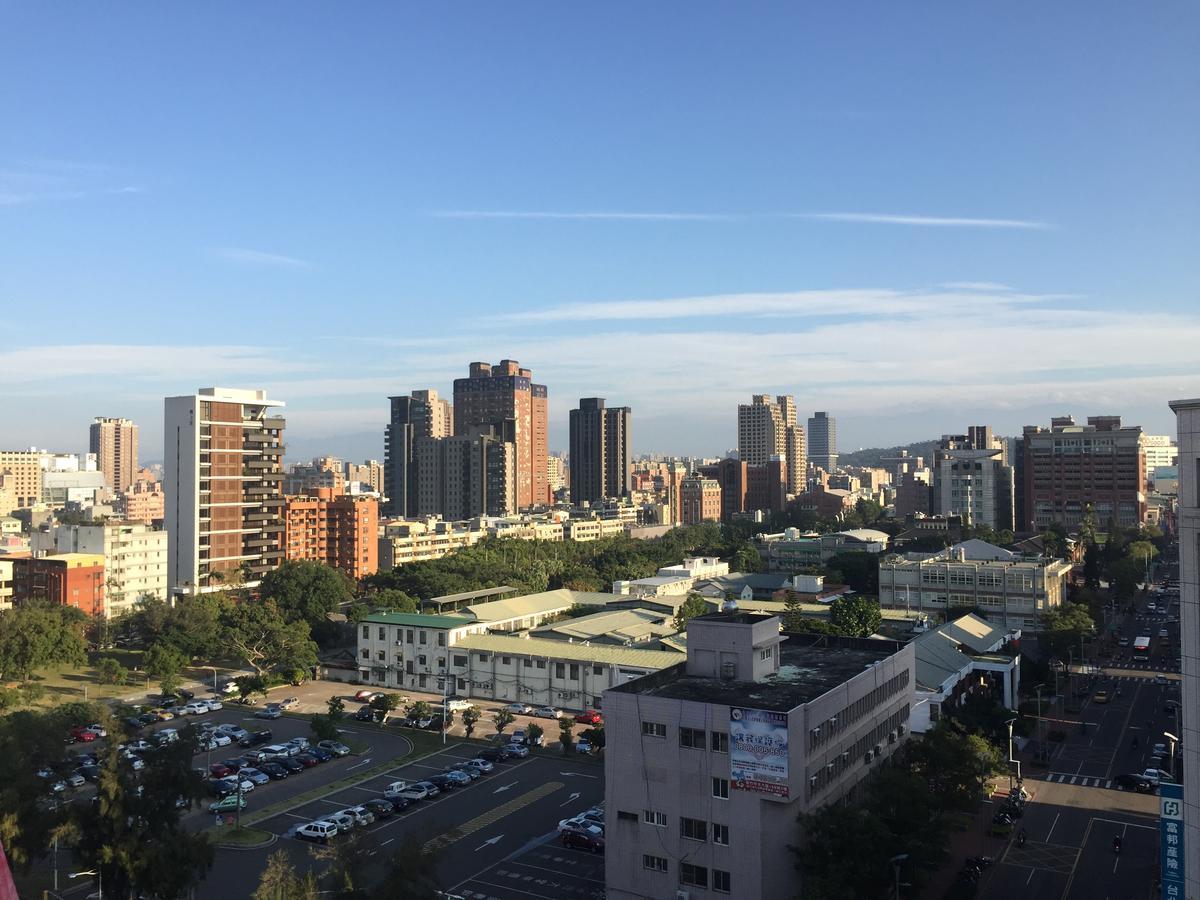 Berkeley Business Hotel Zhongzheng Синьчжу Экстерьер фото