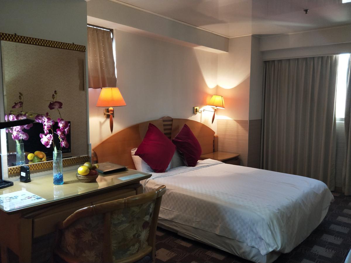 Berkeley Business Hotel Zhongzheng Синьчжу Экстерьер фото
