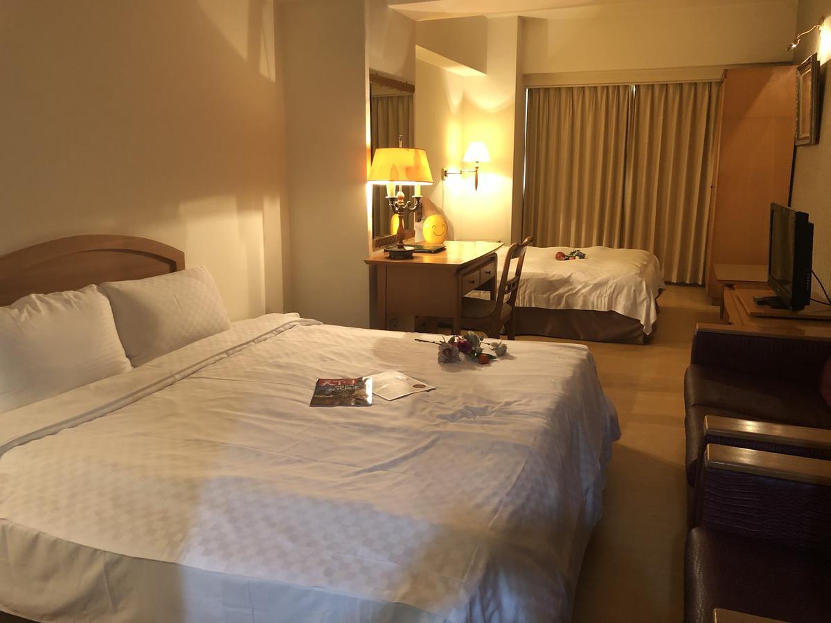 Berkeley Business Hotel Zhongzheng Синьчжу Экстерьер фото